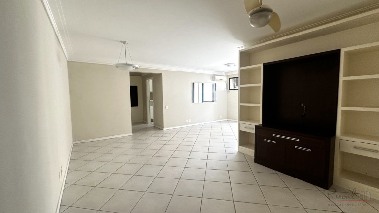 Imagem Apartamento com 3 Quartos à Venda, 205 m² em Centro - Florianópolis Imagem Apartamento com 3 Quartos à Venda, 205 m² em Centro - Florianópolis