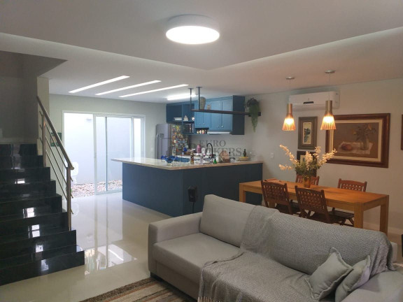 Imagem Sobrado com 3 Quartos à Venda, 215 m² em Centro - Balneário Camboriú Imagem Sobrado com 3 Quartos à Venda, 215 m² em Centro - Balneário Camboriú