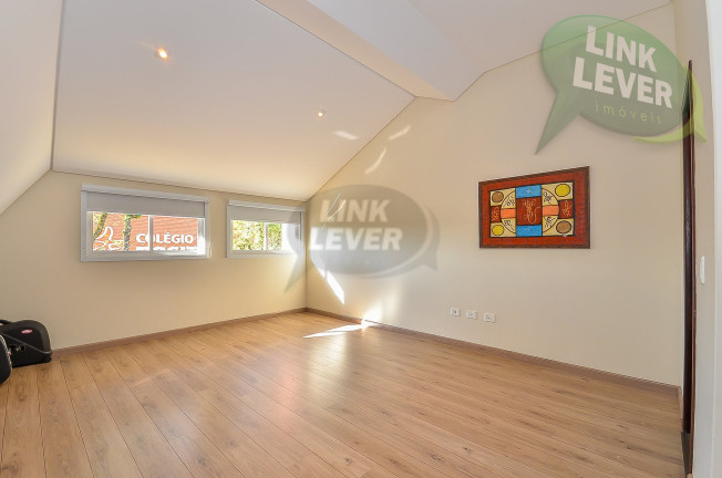 Imagem Sobrado com 3 Quartos à Venda, 164 m² em Boa Vista - Curitiba