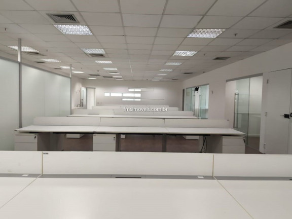 Imagem Imóvel para Alugar, 1.300 m² em Alphaville - Barueri Imagem Imóvel para Alugar, 1.300 m² em Alphaville - Barueri