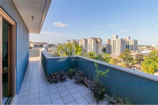 Imagem Imóvel com 3 Quartos à Venda, 281 m² em Cristo Redentor - Porto Alegre Imagem Imóvel com 3 Quartos à Venda, 281 m² em Cristo Redentor - Porto Alegre