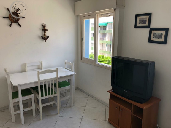 Imagem Apartamento com 1 Quarto para Alugar ou Temporada, 65 m² em Enseada - Guarujá Imagem Apartamento com 1 Quarto para Alugar ou Temporada, 65 m² em Enseada - Guarujá