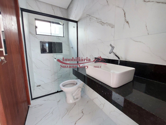 Imagem Imóvel com 3 Quartos à Venda,  em Cajupiranga - Parnamirim