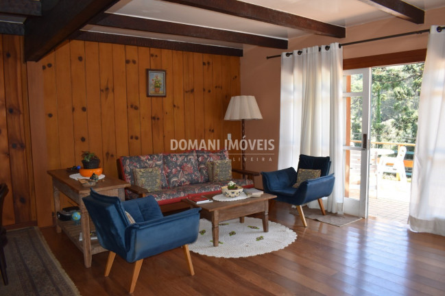 Imagem Casa com 3 Quartos à Venda, 257 m² em Região Da Vila Inglesa - Campos Do Jordão Imagem Casa com 3 Quartos à Venda, 257 m² em Região Da Vila Inglesa - Campos Do Jordão