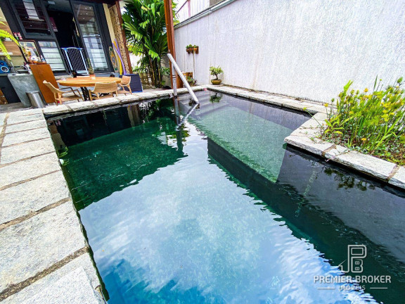Imagem Casa com 3 Quartos à Venda, 150 m² em Comary - Teresópolis