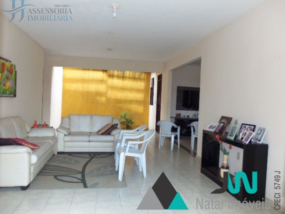 Imagem Casa com 3 Quartos para Alugar ou Temporada, 220 m² em Emaús - Parnamirim