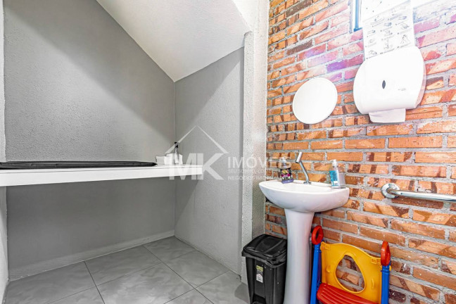 Imagem Ponto Comercial à Venda, 890 m² em Ahú - Curitiba Imagem Ponto Comercial à Venda, 890 m² em Ahú - Curitiba