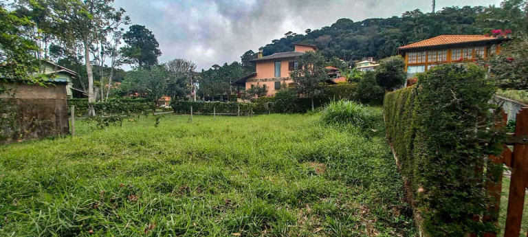 Terreno à Venda, 360 m² em Vargem Grande - Teresópolis