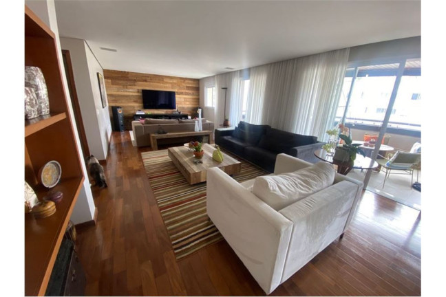 Imagem Imóvel com 3 Quartos à Venda, em Moema - São Paulo Imagem Imóvel com 3 Quartos à Venda, em Moema - São Paulo
