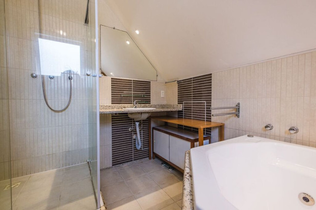 Imagem Casa de Condomínio com 4 Quartos à Venda, 230 m² em Cachoeira Do Bom Jesus - Florianópolis