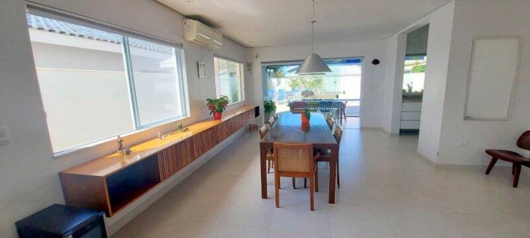Imagem Casa com 5 Quartos à Venda, 360 m² em Bougainvillee 3 - Peruíbe