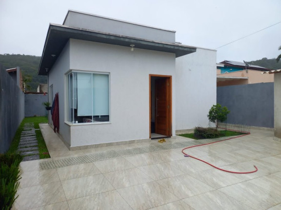 Casa à Venda, 145 m² em Massaguaçu - Caraguatatuba