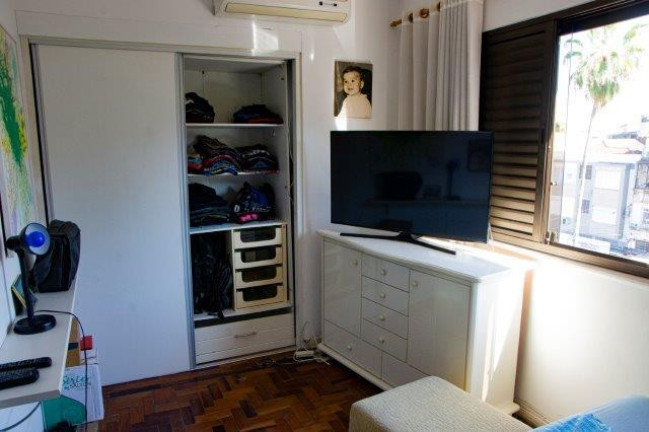 Imagem Apartamento com 3 Quartos à Venda, 151 m² em Petrópolis - Porto Alegre Imagem Apartamento com 3 Quartos à Venda, 151 m² em Petrópolis - Porto Alegre