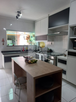 Imagem Casa com 3 Quartos à Venda, 200 m² em Parque São Domingos - São Paulo
