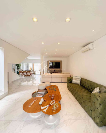 Imagem Casa com 4 Quartos à Venda, 450 m² em Alphaville - Santana De Parnaíba Imagem Casa com 4 Quartos à Venda, 450 m² em Alphaville - Santana De Parnaíba