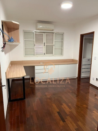 Imagem Casa com 3 Quartos à Venda, 400 m² em Bosque Dos Eucaliptos - São José Dos Campos Imagem Casa com 3 Quartos à Venda, 400 m² em Bosque Dos Eucaliptos - São José Dos Campos