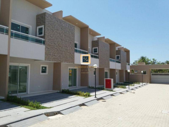 Casa com 3 Quartos à Venda,  em Centro - Eusébio