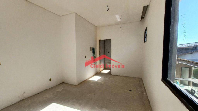 Imagem Sobrado com 3 Quartos à Venda, 218 m² em Iririú - Joinville