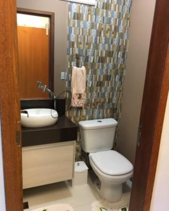 Imagem Casa com 3 Quartos à Venda, 195 m² em Santa Barbara - Niterói Imagem Casa com 3 Quartos à Venda, 195 m² em Santa Barbara - Niterói
