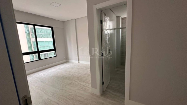 Imagem Apartamento com 4 Quartos à Venda, 146 m² em Pioneiros - Balneário Camboriú Imagem Apartamento com 4 Quartos à Venda, 146 m² em Pioneiros - Balneário Camboriú