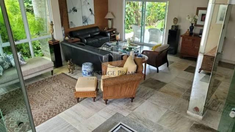 Imagem Casa com 4 Quartos à Venda, 504 m²