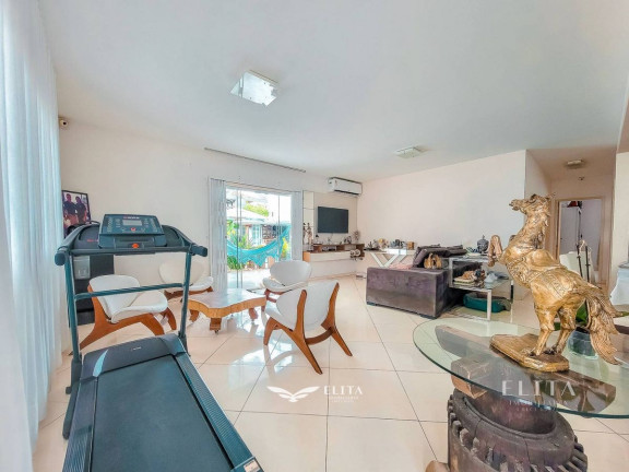 Imagem Casa com 4 Quartos à Venda, 240 m² em Centro - Barra Velha