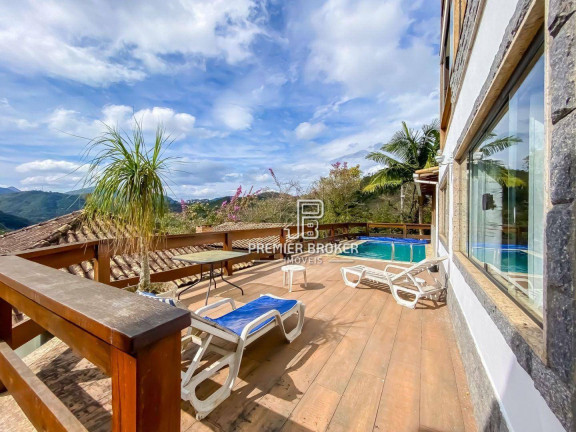 Casa com 3 Quartos à Venda, 300 m² em Albuquerque - Teresópolis