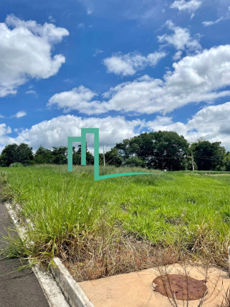 Terreno à Venda, 250 m² em Parque Das Aguas - Cássia