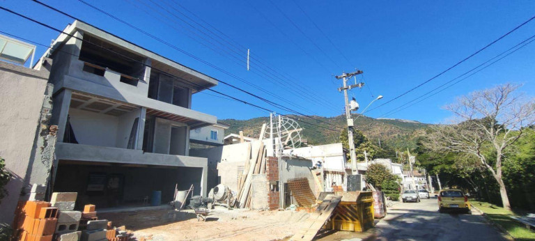Imagem Casa com 3 Quartos à Venda, 309 m² em Parque Arco Iris - Atibaia