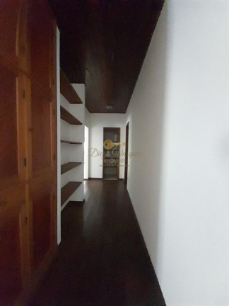 Imagem Casa com 3 Quartos à Venda, 525 m² em Pessegueiros - Teresópolis