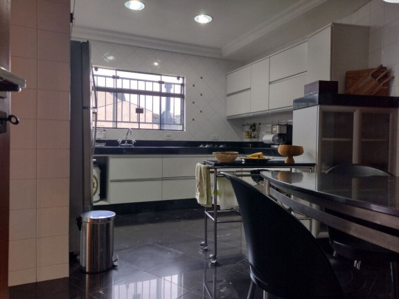 Imagem Casa com 3 Quartos à Venda, em Boa Vista - Curitiba Imagem Casa com 3 Quartos à Venda, em Boa Vista - Curitiba