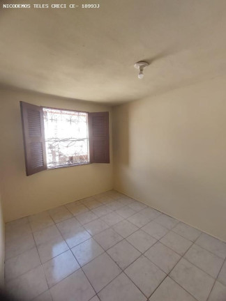 Imagem Apartamento com 2 Quartos à Venda, 52 m² em Araturi - Caucaia