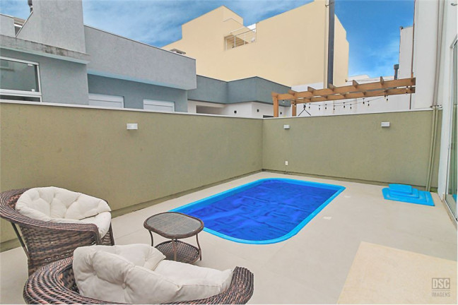Imagem Casa com 3 Quartos à Venda, em Hípica - Porto Alegre Imagem Casa com 3 Quartos à Venda, em Hípica - Porto Alegre