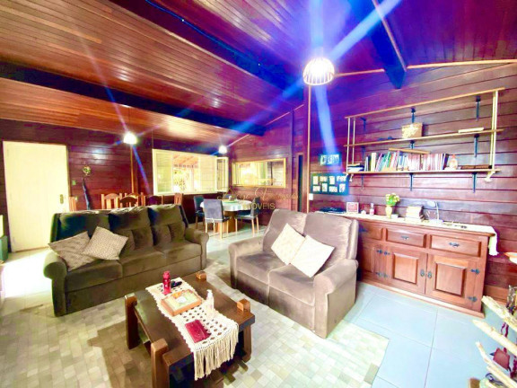 Imagem Casa com 4 Quartos à Venda, 209 m² em Fazenda Suiça - Teresópolis Imagem Casa com 4 Quartos à Venda, 209 m² em Fazenda Suiça - Teresópolis