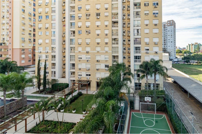 Imagem Imóvel com 3 Quartos à Venda,  em Vila Ipiranga - Porto Alegre