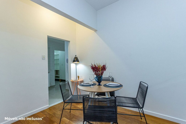 Imagem Imóvel com 2 Quartos à Venda, 90 m² em Copacabana - Rio De Janeiro Imagem Imóvel com 2 Quartos à Venda, 90 m² em Copacabana - Rio De Janeiro