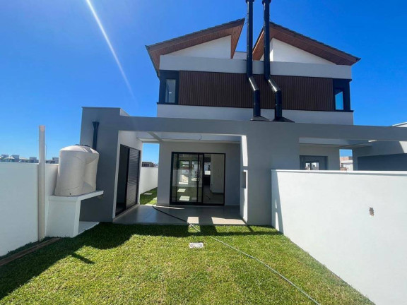 Imagem Casa com 3 Quartos à Venda, em Campeche - Florianópolis Imagem Casa com 3 Quartos à Venda, em Campeche - Florianópolis