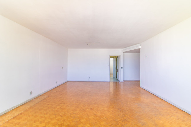 Imagem Apartamento com 3 Quartos à Venda, 174 m² em Centro Histórico - Porto Alegre Imagem Apartamento com 3 Quartos à Venda, 174 m² em Centro Histórico - Porto Alegre