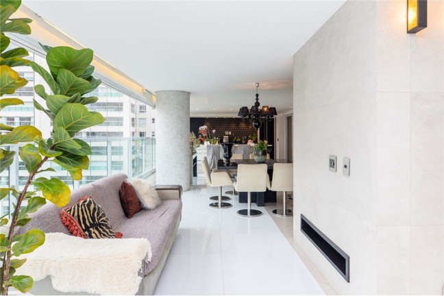 Imagem Apartamento à Venda, 335 m² em Moema - São Paulo Imagem Apartamento à Venda, 335 m² em Moema - São Paulo