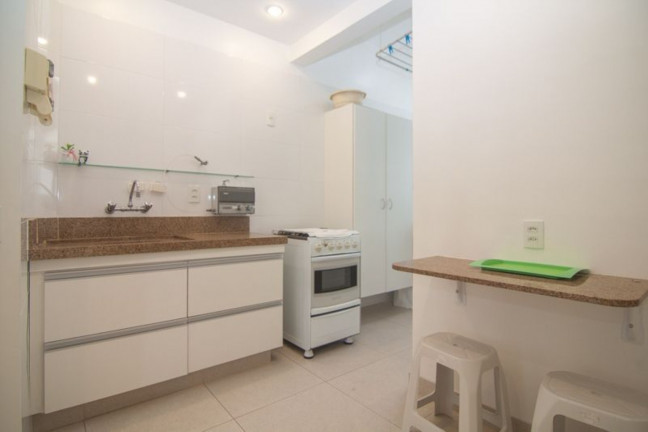 Imagem Imóvel com 2 Quartos à Venda, 71 m² em Copacabana - Rio De Janeiro Imagem Imóvel com 2 Quartos à Venda, 71 m² em Copacabana - Rio De Janeiro