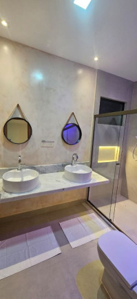 Imagem Casa com 7 Quartos à Venda, 320 m² em Guarajuba - Camaçari