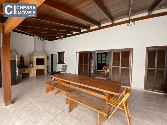 Imagem Casa com 4 Quartos à Venda, 231 m² em São João - Itajaí Imagem Casa com 4 Quartos à Venda, 231 m² em São João - Itajaí