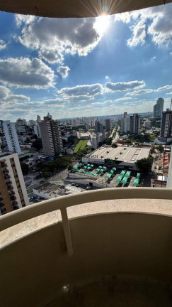 Imagem Apartamento com 3 Quartos à Venda, 156 m²