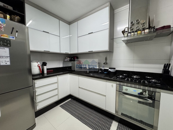 Imagem Casa com 3 Quartos à Venda, 180 m² Imagem Casa com 3 Quartos à Venda, 180 m²