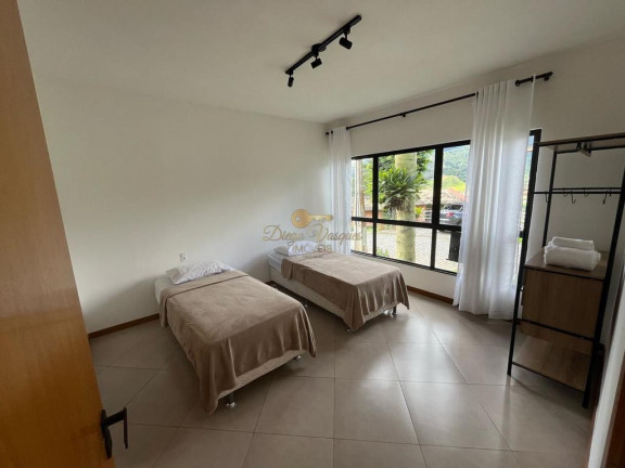 Imagem Casa com 3 Quartos à Venda, 121 m² em Vargem Grande - Teresópolis