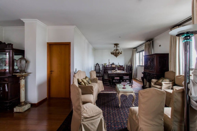Apartamento com 4 Quartos à Venda,  em Moema - São Paulo