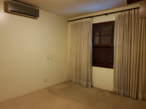 Casa com 4 Quartos à Venda, 450 m² em Interlagos - São Paulo