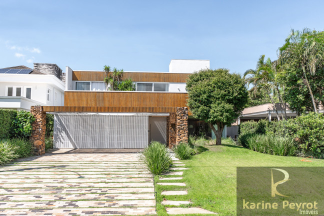 Imagem Casa de Condomínio com 4 Quartos à Venda, 540 m² em Centro - Xangri-lá