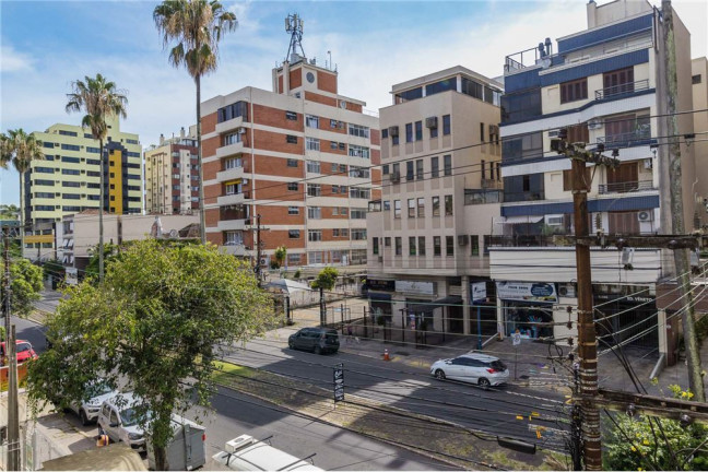 Imagem Imóvel com 3 Quartos à Venda, em Menino Deus - Porto Alegre Imagem Imóvel com 3 Quartos à Venda, em Menino Deus - Porto Alegre