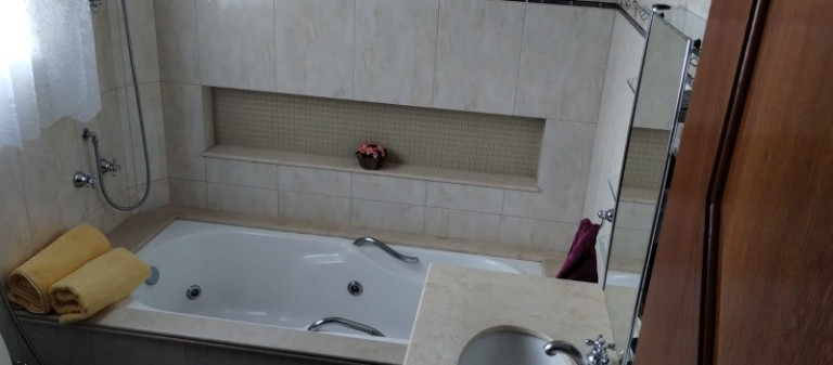 Imagem Casa com 4 Quartos à Venda, 380 m² em Campinho - Rio De Janeiro